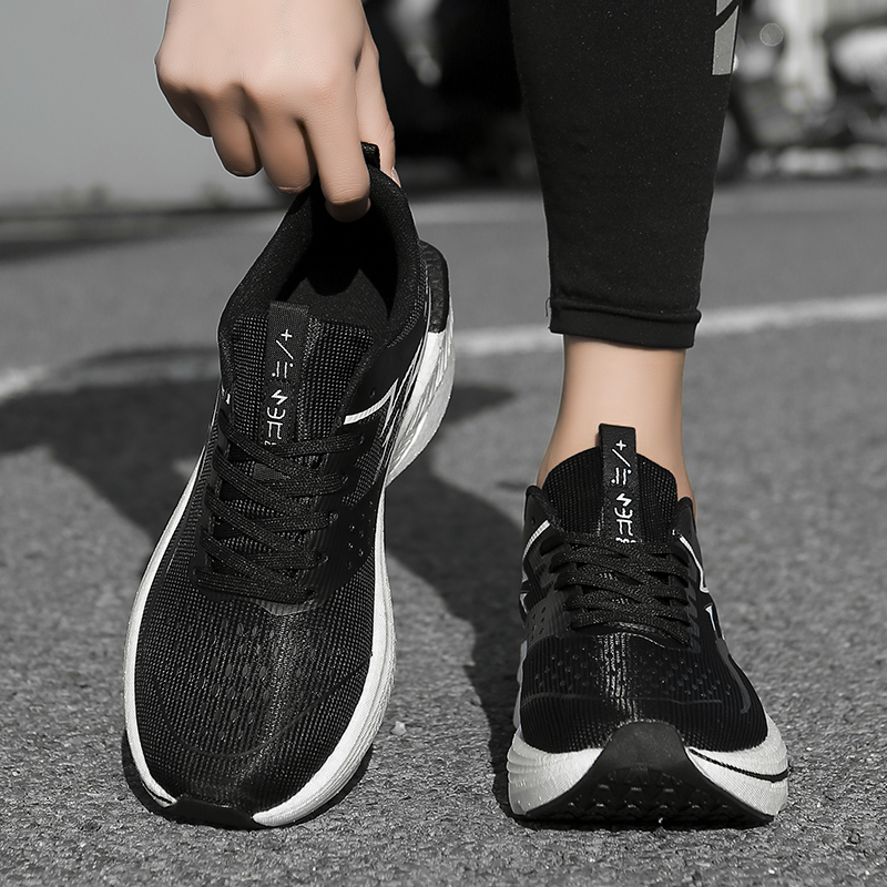 Chaussures pour femmes, basket - Running Gear Women avis et prix