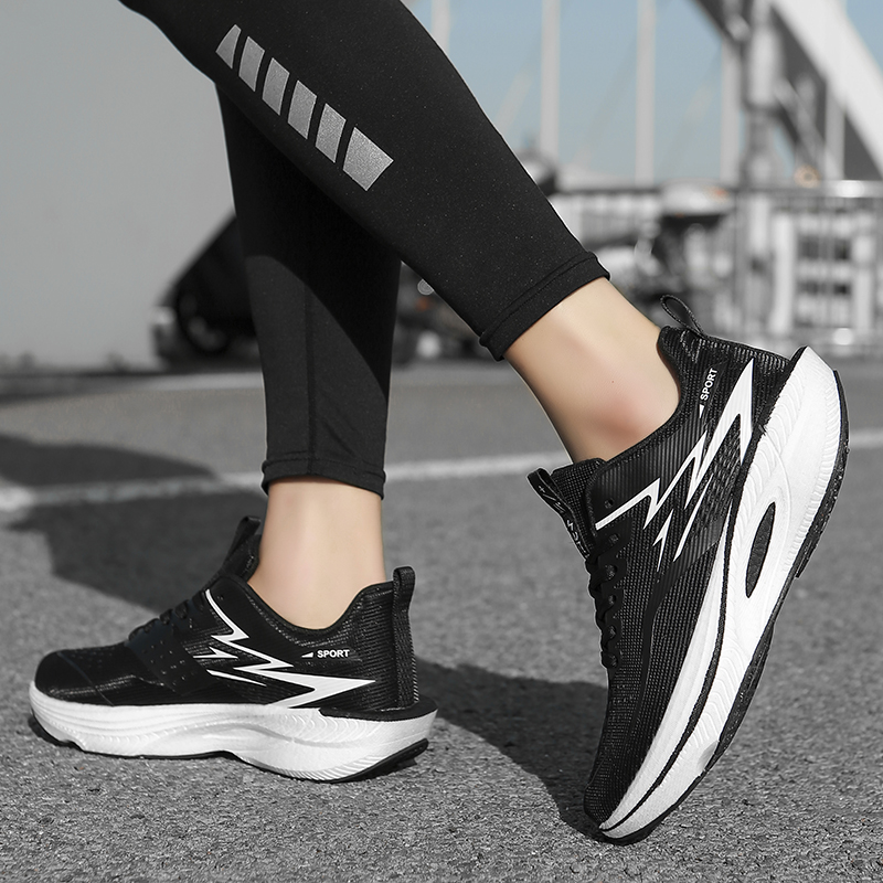 Chaussures pour femmes, basket - Running Gear Women avis et prix
