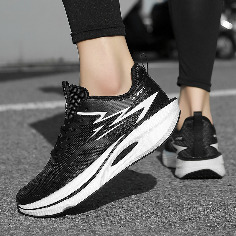 Chaussures pour femmes, basket - Running Gear Women avis et prix